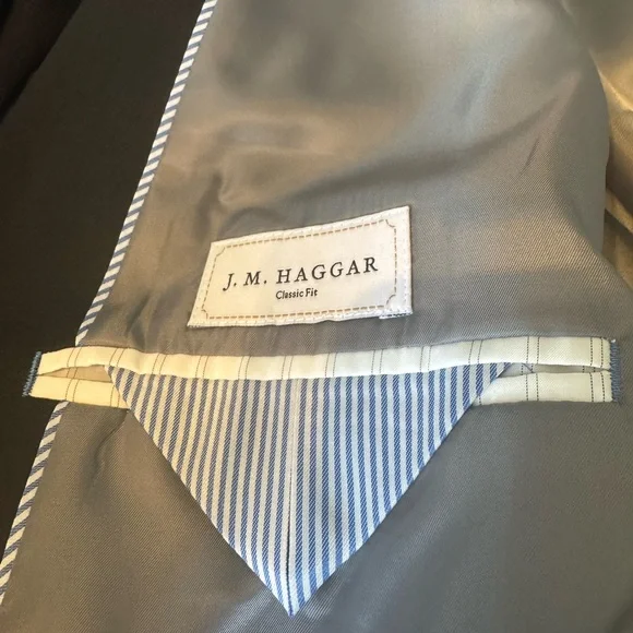 Haggar Men's Elegant gray Blazer. Perfect condition. Worn one time. - Picture 4 of 4